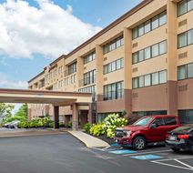 Best Western Plus Reading Inn & Suites Exterior