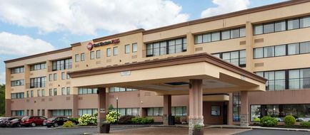 Best Western Plus Reading Inn & Suites Exterior