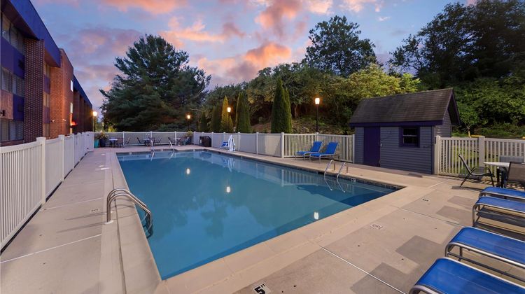 Best Western Plus Reading Inn & Suites Exterior