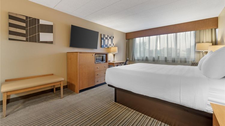 Best Western Plus Reading Inn & Suites Room