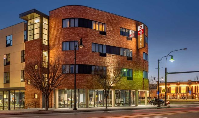 Best Western Plus Phil Arpt Widener Univ Exterior