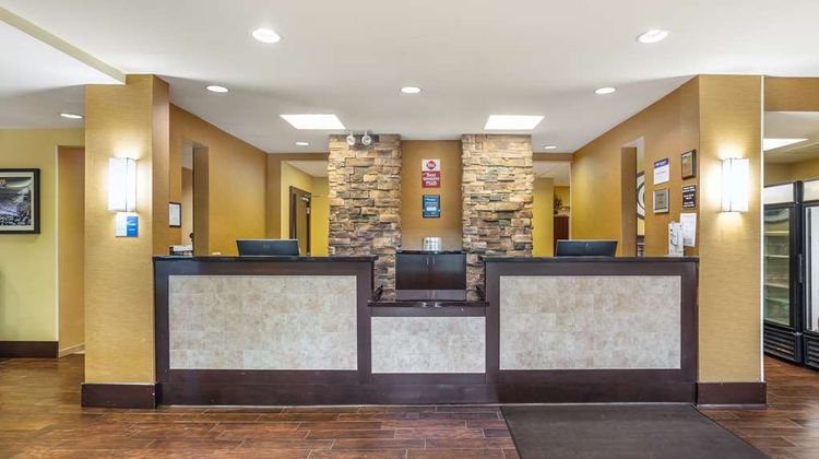 Best Western Plus University Park Inn & Lobby