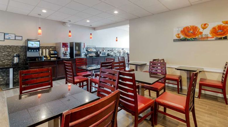 <b>Best Western Plus Poconos Hotel Restaurant</b>. Images powered by <a href="https://iceportal.shijigroup.com/" title="IcePortal" target="_blank">IcePortal</a>.