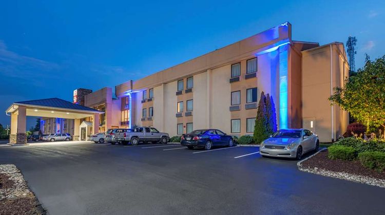 Best Western Plus Poconos Hotel Exterior