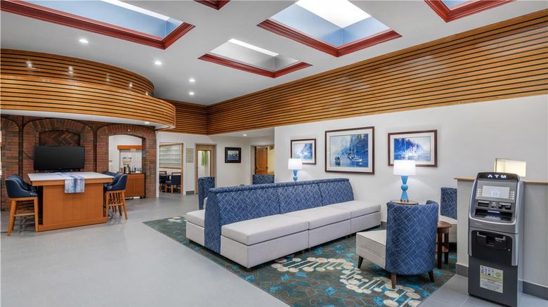 <b>Best Western West Greenwich Inn Lobby</b>. Images powered by <a href="https://iceportal.shijigroup.com/" title="IcePortal" target="_blank">IcePortal</a>.