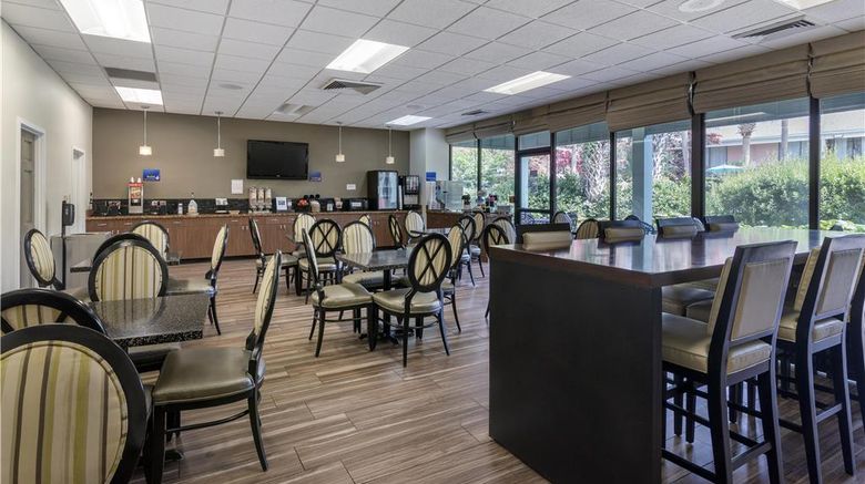 <b>Best Western Charleston Inn Restaurant</b>. Images powered by <a href="https://iceportal.shijigroup.com/" title="IcePortal" target="_blank">IcePortal</a>.