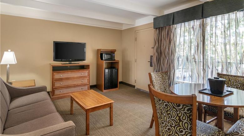 <b>Best Western Charleston Inn Room</b>. Images powered by <a href="https://iceportal.shijigroup.com/" title="IcePortal" target="_blank">IcePortal</a>.