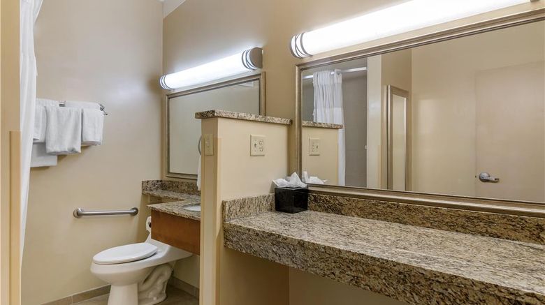 <b>Best Western Charleston Inn Room</b>. Images powered by <a href="https://iceportal.shijigroup.com/" title="IcePortal" target="_blank">IcePortal</a>.