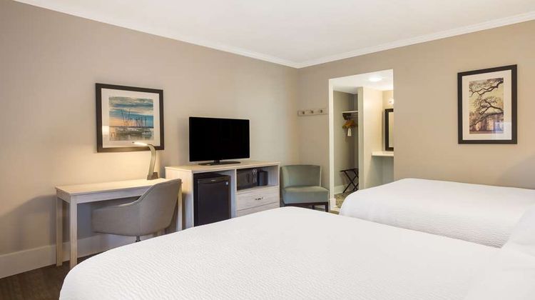 Best Western Sea Island Inn Room