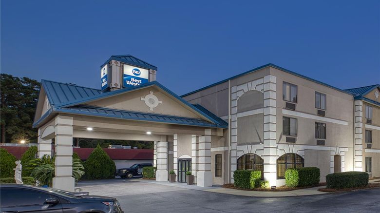 <b>Best Western Executive Inn & Suites Exterior</b>. Images powered by <a href="https://iceportal.shijigroup.com/" title="IcePortal" target="_blank">IcePortal</a>.