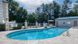 <b>Best Western Executive Inn & Suites Pool</b>. Images powered by <a href="https://iceportal.shijigroup.com/" title="IcePortal" target="_blank">IcePortal</a>.