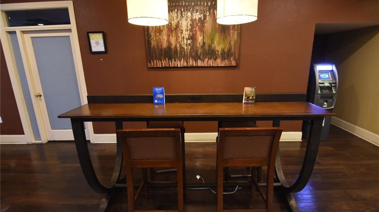 Best Western Point South Lobby