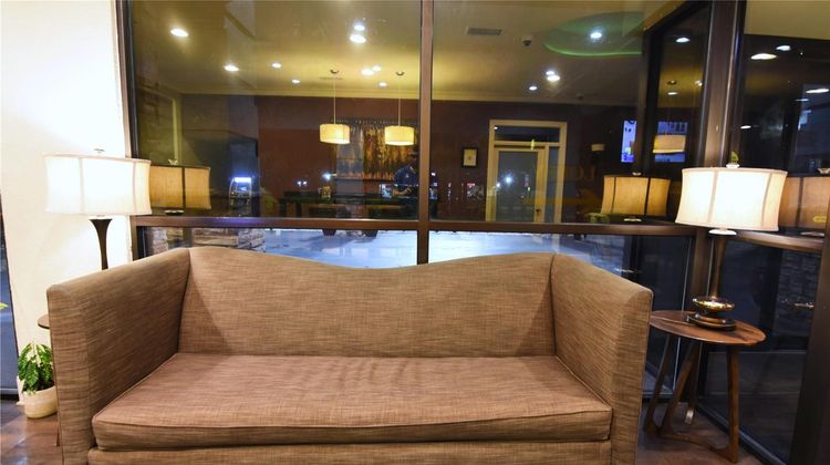 Best Western Point South Lobby