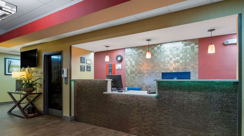 <b>Best Western Seneca-Clemson Lobby</b>. Images powered by <a href="https://iceportal.shijigroup.com/" title="IcePortal" target="_blank">IcePortal</a>.