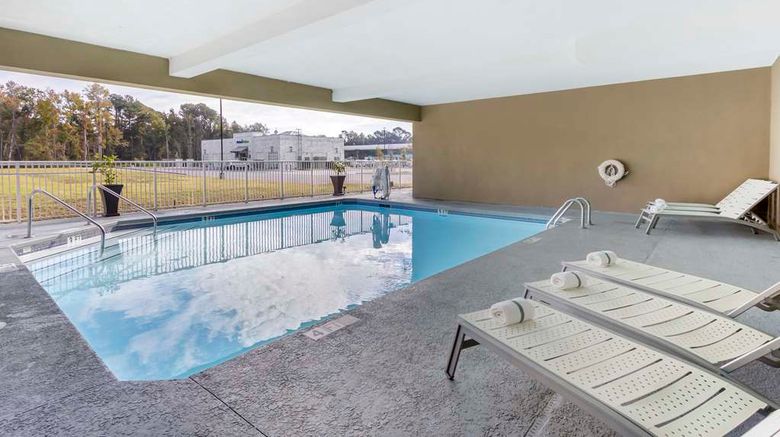 <b>Best Western Magnolia Inn and Suites Pool</b>. Images powered by <a href="https://iceportal.shijigroup.com/" title="IcePortal" target="_blank">IcePortal</a>.