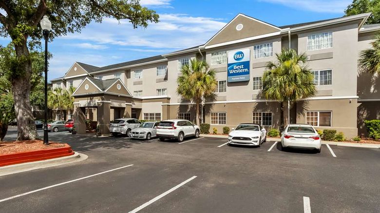 <b>Best Western Patriots Point Exterior</b>. Images powered by <a href="https://iceportal.shijigroup.com/" title="IcePortal" target="_blank">IcePortal</a>.