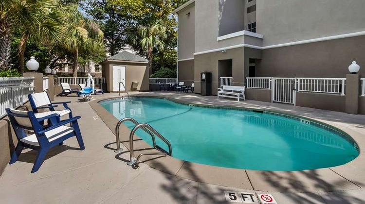 Best Western Patriots Point Pool