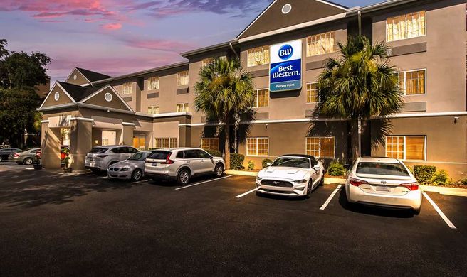 Best Western Patriots Point Exterior