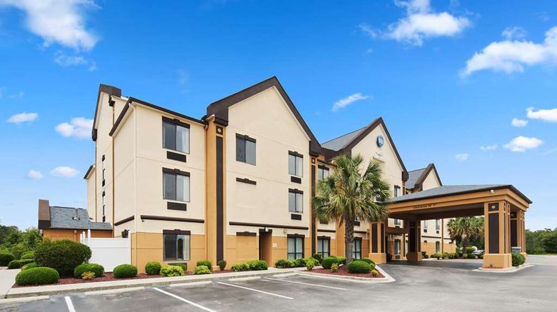 <b>Best Western Executive Inn Exterior</b>. Images powered by <a href="https://iceportal.shijigroup.com/" title="IcePortal" target="_blank">IcePortal</a>.