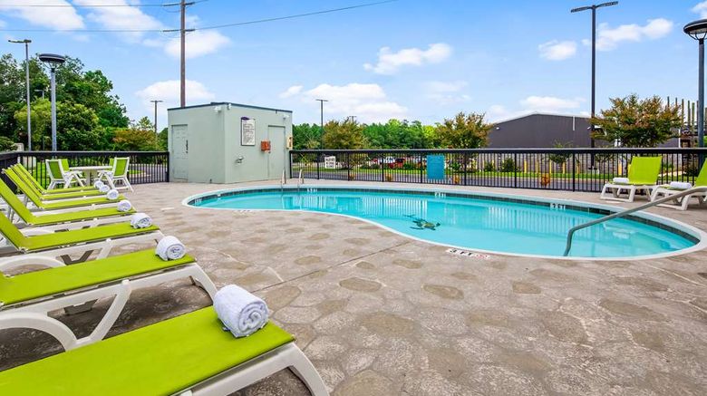 <b>Best Western Plus Myrtle Beach Hotel Pool</b>. Images powered by <a href="https://iceportal.shijigroup.com/" title="IcePortal" target="_blank">IcePortal</a>.
