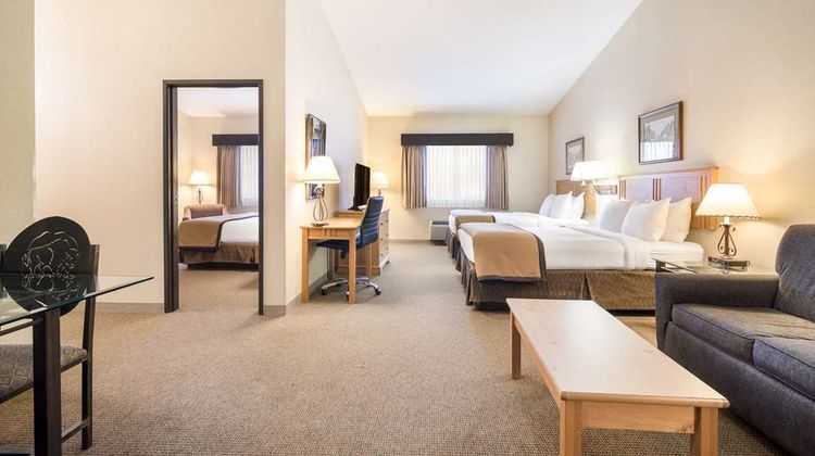 Best Western Golden Spike Inn & Suites Room