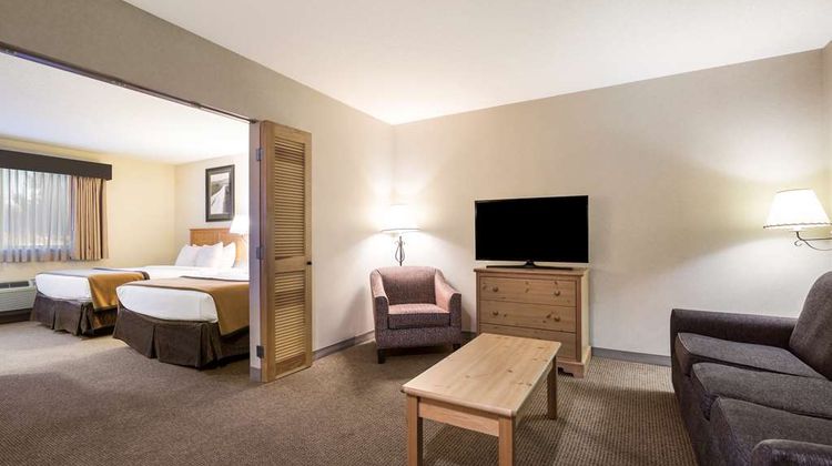Best Western Golden Spike Inn & Suites Room
