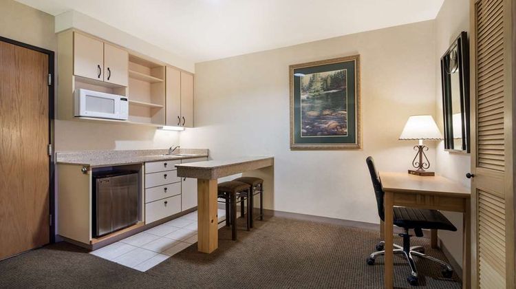 Best Western Golden Spike Inn & Suites Room