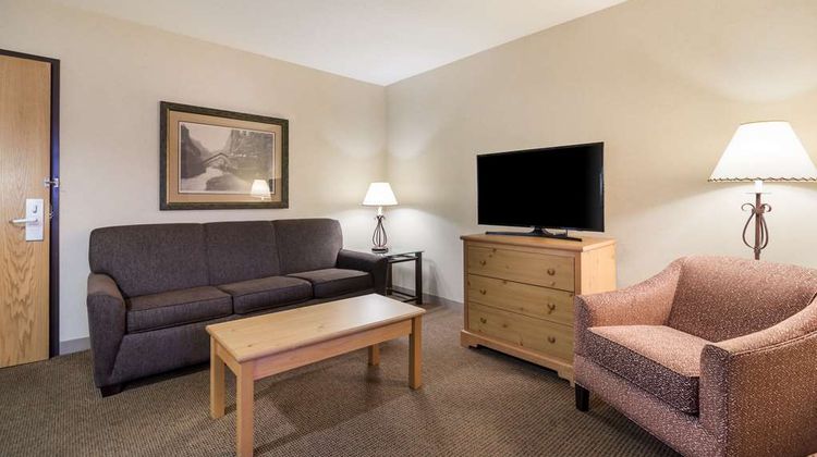 Best Western Golden Spike Inn & Suites Room