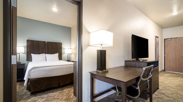 Best Western Golden Spike Inn & Suites Room
