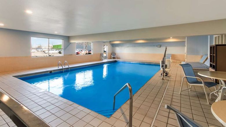 <b>Best Western Empire Towers Pool</b>. Images powered by <a href="https://iceportal.shijigroup.com/" title="IcePortal" target="_blank">IcePortal</a>.