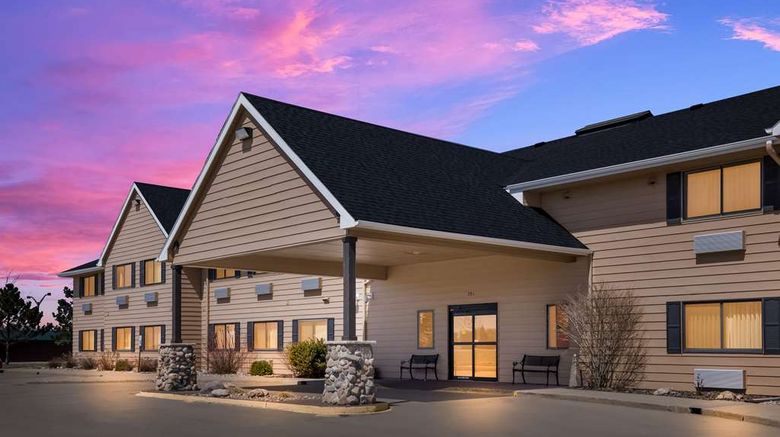 <b>Best Western Vermillion Inn Exterior</b>. Images powered by <a href="https://iceportal.shijigroup.com/" title="IcePortal" target="_blank">IcePortal</a>.