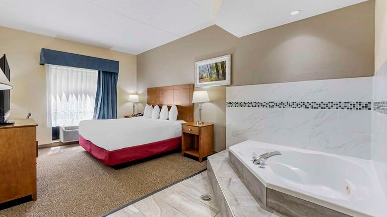 <b>Best Western Thunderbird Motel Suite</b>. Images powered by <a href="https://iceportal.shijigroup.com/" title="IcePortal" target="_blank">IcePortal</a>.
