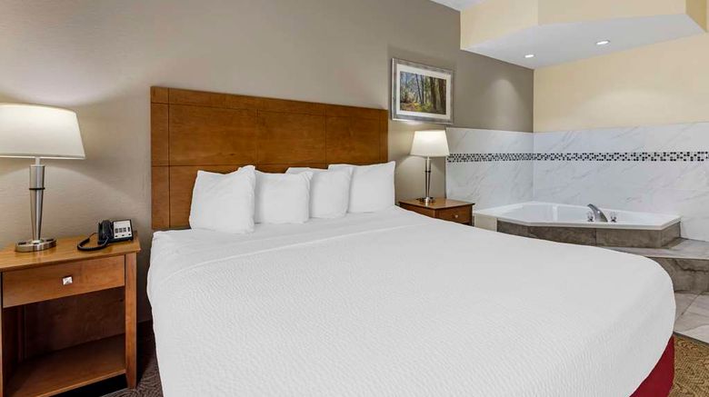 <b>Best Western Thunderbird Motel Suite</b>. Images powered by <a href="https://iceportal.shijigroup.com/" title="IcePortal" target="_blank">IcePortal</a>.