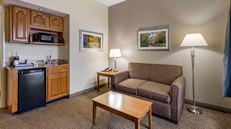 <b>Best Western Thunderbird Motel Suite</b>. Images powered by <a href="https://iceportal.shijigroup.com/" title="IcePortal" target="_blank">IcePortal</a>.