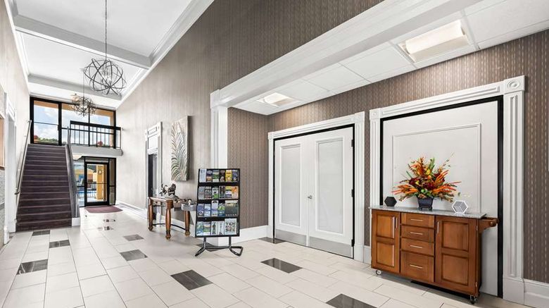 <b>Best Western Fayetteville Inn Lobby</b>. Images powered by <a href="https://iceportal.shijigroup.com/" title="IcePortal" target="_blank">IcePortal</a>.