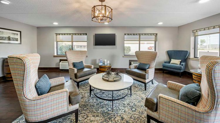 Best Western Shelbyville Inn and Suites Lobby
