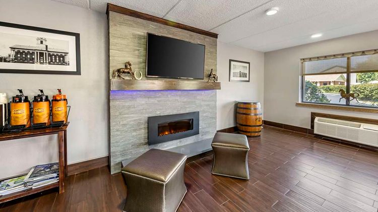 Best Western Shelbyville Inn and Suites Lobby