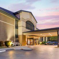 Best Western Plus Cedar Bluff Inn