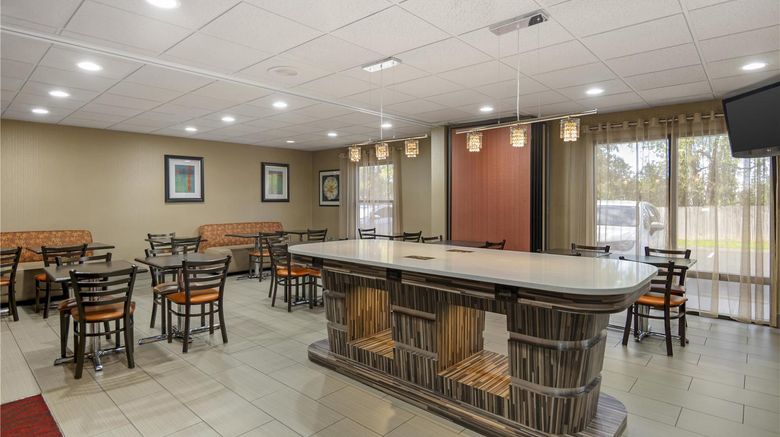 <b>Best Western Suites near Opryland Restaurant</b>. Images powered by <a href="https://iceportal.shijigroup.com/" title="IcePortal" target="_blank">IcePortal</a>.