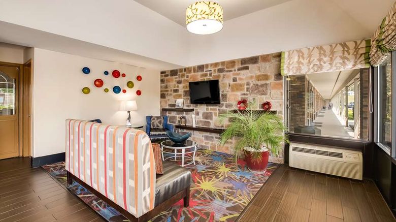 <b>Best Western Inn Lobby</b>. Images powered by <a href="https://iceportal.shijigroup.com/" title="IcePortal" target="_blank">IcePortal</a>.