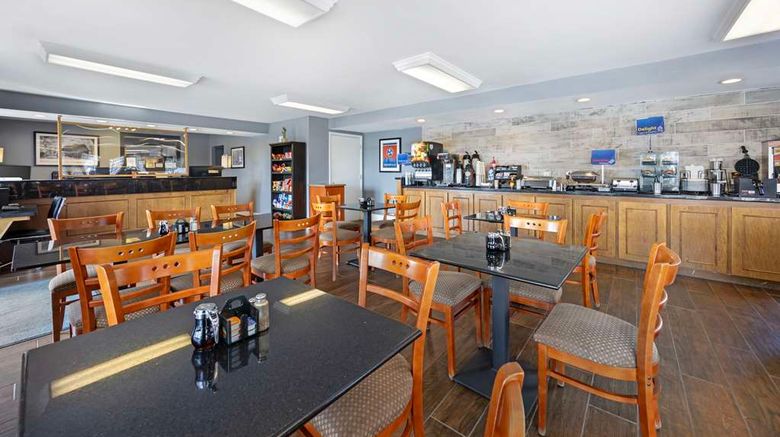 <b>Best Western Executive Inn Restaurant</b>. Images powered by <a href="https://iceportal.shijigroup.com/" title="IcePortal" target="_blank">IcePortal</a>.