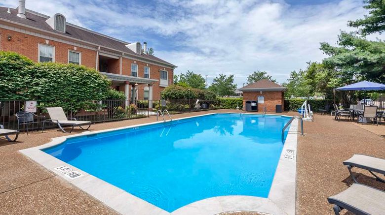 <b>Best Western Spring Hill Inn & Suites Pool</b>. Images powered by <a href="https://iceportal.shijigroup.com/" title="IcePortal" target="_blank">IcePortal</a>.