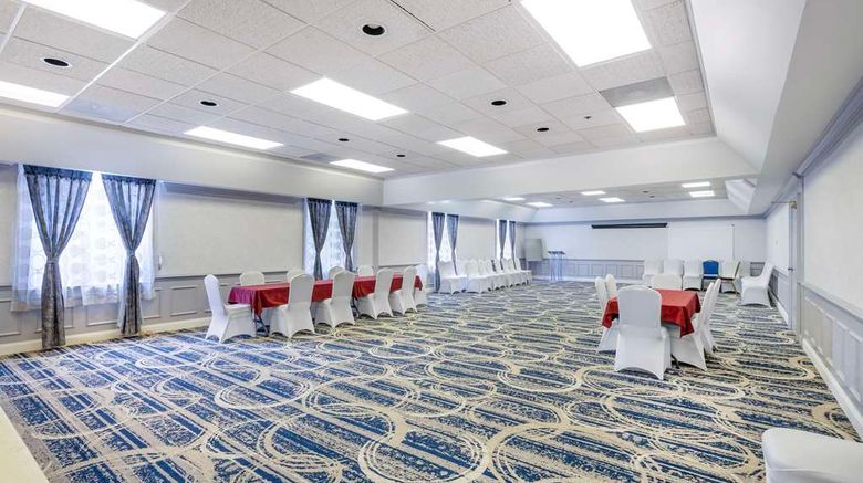 <b>Best Western Spring Hill Inn & Suites Meeting</b>. Images powered by <a href="https://iceportal.shijigroup.com/" title="IcePortal" target="_blank">IcePortal</a>.