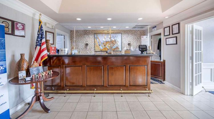 Best Western Spring Hill Inn & Suites Lobby