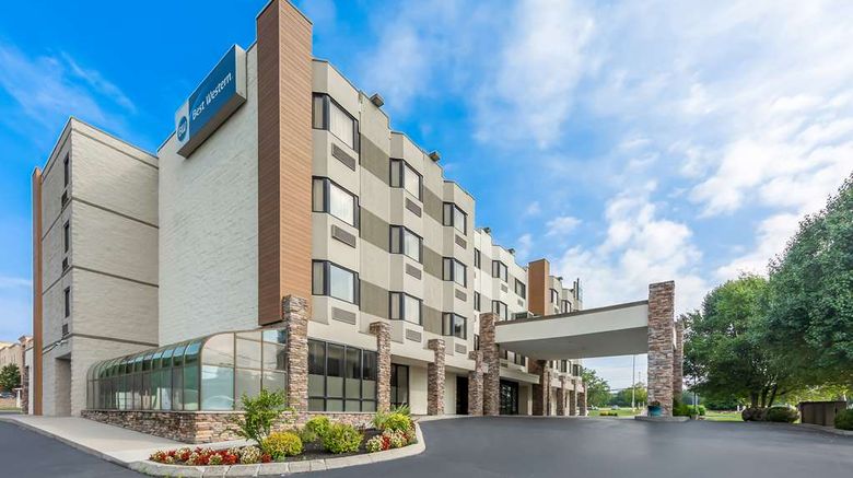 Best Western Knoxville Suites Exterior. Images powered by <a href="https://iceportal.shijigroup.com" target="_blank" rel="noopener">Ice Portal</a>.