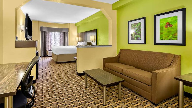<b>Best Western Knoxville Suites Suite</b>. Images powered by <a href="https://iceportal.shijigroup.com/" title="IcePortal" target="_blank">IcePortal</a>.