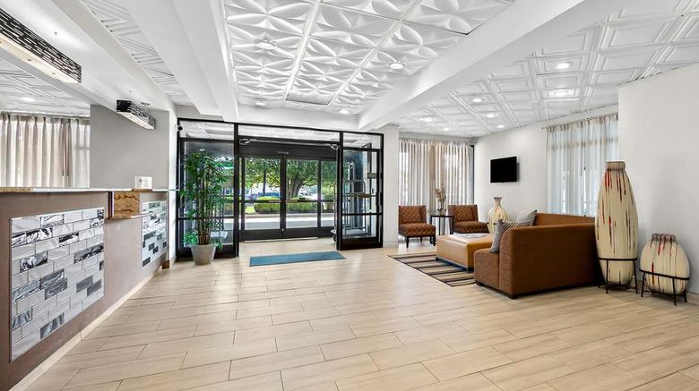 <b>Best Western Knoxville Suites Lobby</b>. Images powered by <a href="https://iceportal.shijigroup.com/" title="IcePortal" target="_blank">IcePortal</a>.