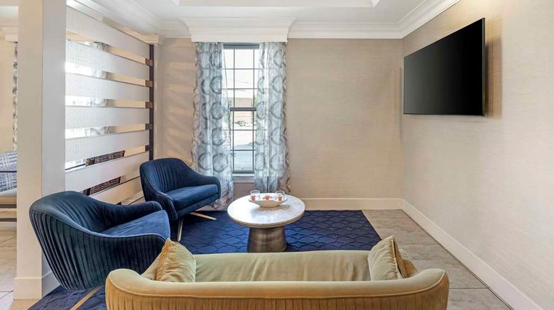 <b>Best Western Brentwood Lobby</b>. Images powered by <a href="https://iceportal.shijigroup.com/" title="IcePortal" target="_blank">IcePortal</a>.