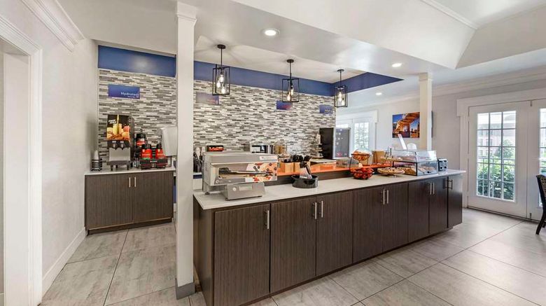 <b>Best Western Brentwood Restaurant</b>. Images powered by <a href="https://iceportal.shijigroup.com/" title="IcePortal" target="_blank">IcePortal</a>.