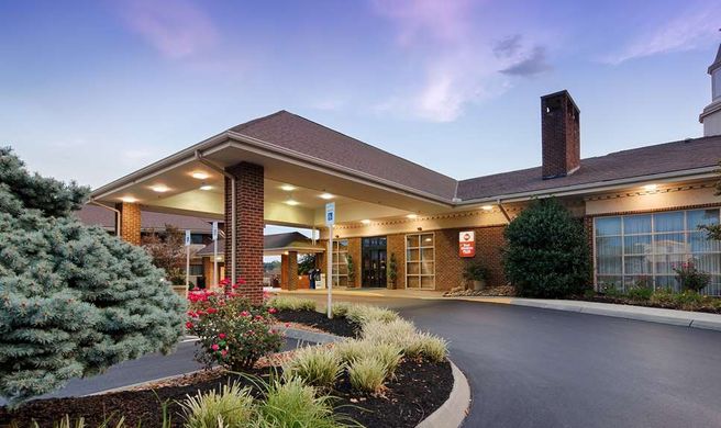 Best Western Plus Conference Center Exterior